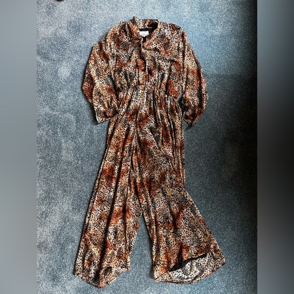 Leopard Print Jumpsuit - Picture 1 of 6